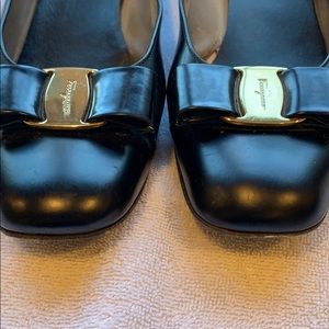 Ferragamo classic bow flats